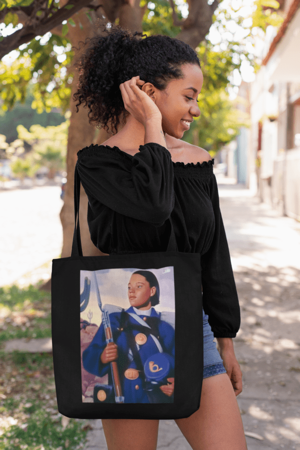 Woman with tote bag featuring a soldier.